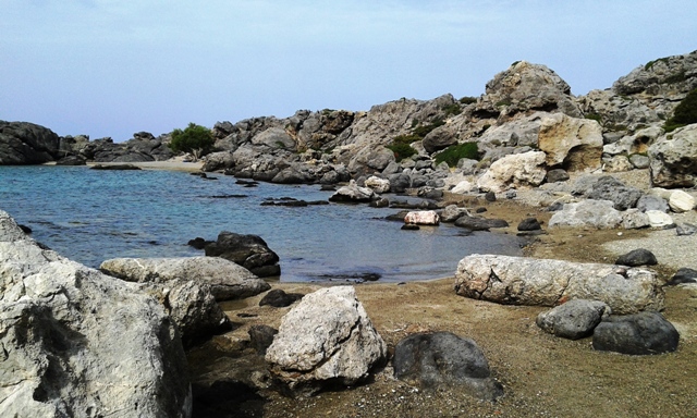 plaza w zatoce, skały