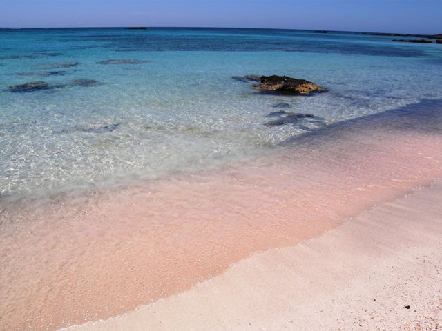 plaża Elafonisi różowy piasek na plaży
