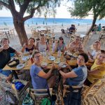 grupa flamenco na kolacji w tawernie na plaży